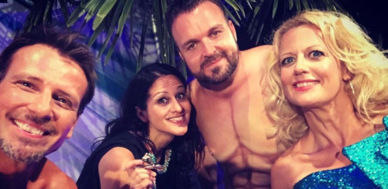 Heute.at - Bodypainting: Piesczek zieht bei Starnacht blank