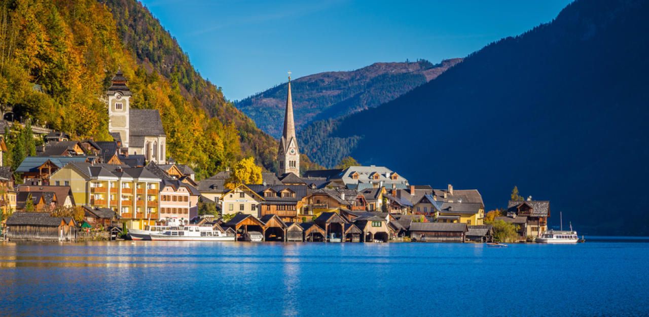 Weltbekannt ist der wunderschöne, historische Ort am Hallstätter See. Jetzt tobt ein neuer Streit.