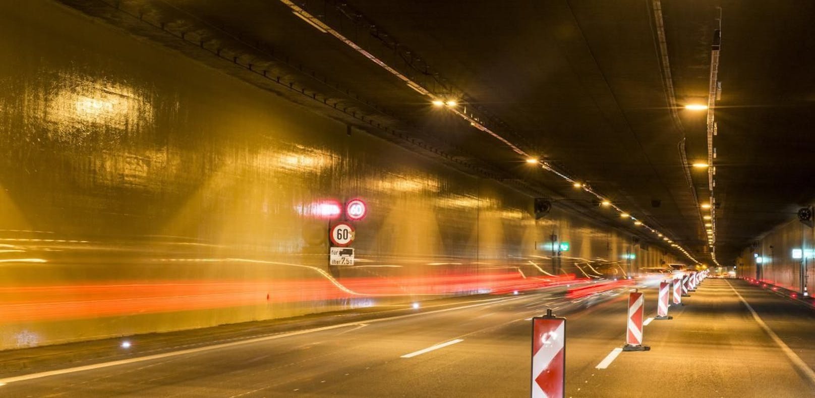 Die neue LED-Beleuchtung im Kaisermühlen-Tunnel geht Schritt für Schritt in Betrieb.