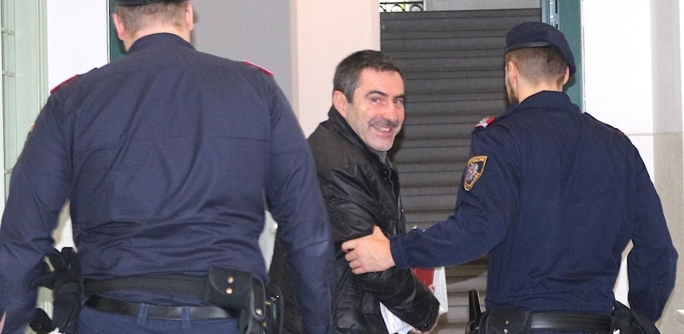 Stieger wurde 2016 zum Stalking-Prozess aus der Haft wegen unbezahlter Verwaltungsstrafen vorgeführt.