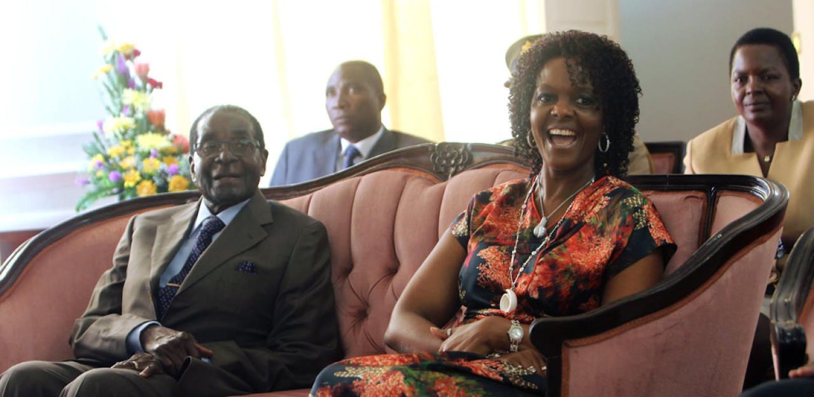 Hier sitzen Mugabe und seine "Gucci Grace" fest