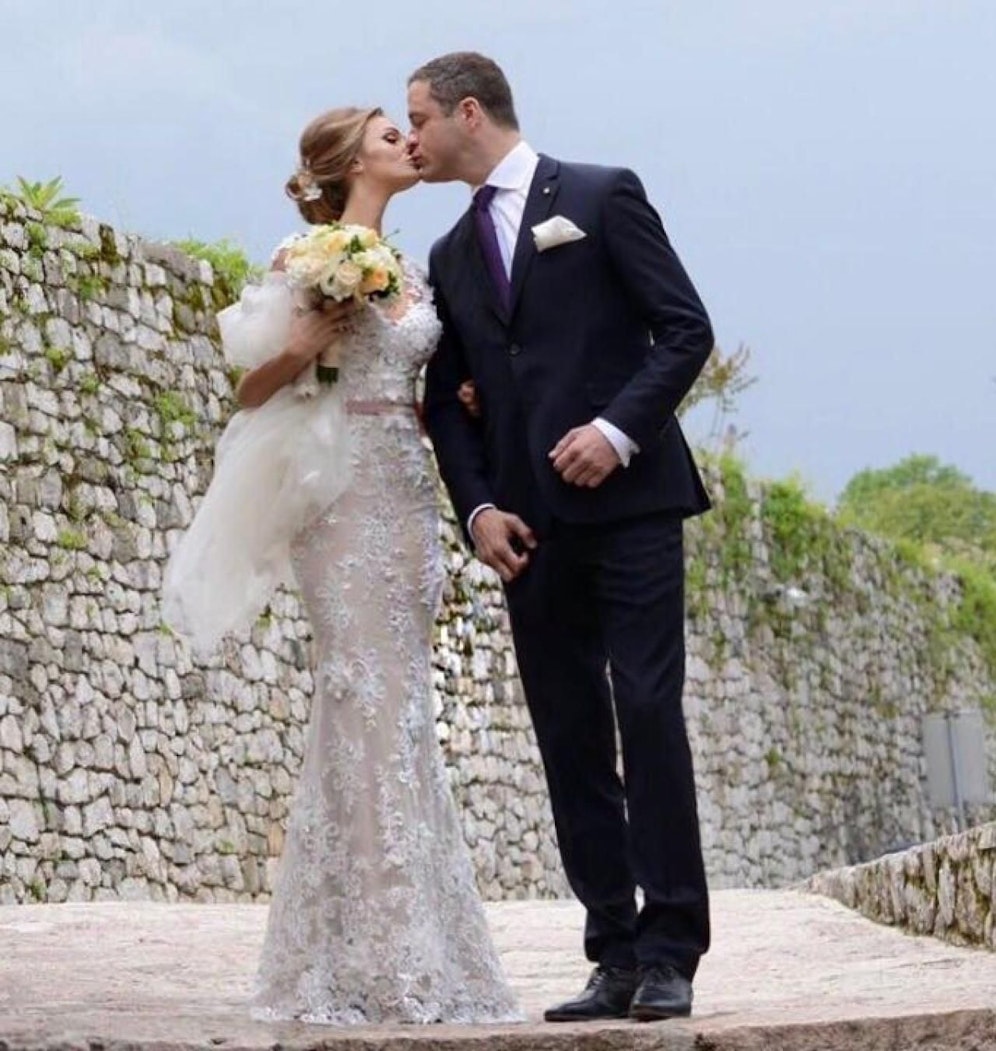 Die Hochzeit des Politikers mit seiner Tajana im serbischen Teil Bosniens könnte ihn ins Visier von Extremisten gebracht haben.
