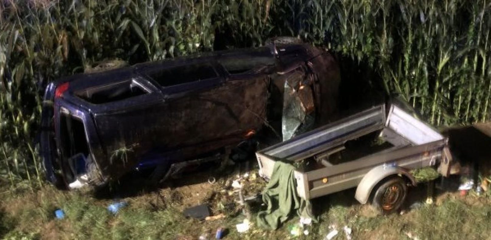 Pkw bei Crash in Maisfeld katapultiert – 7 Verletzte