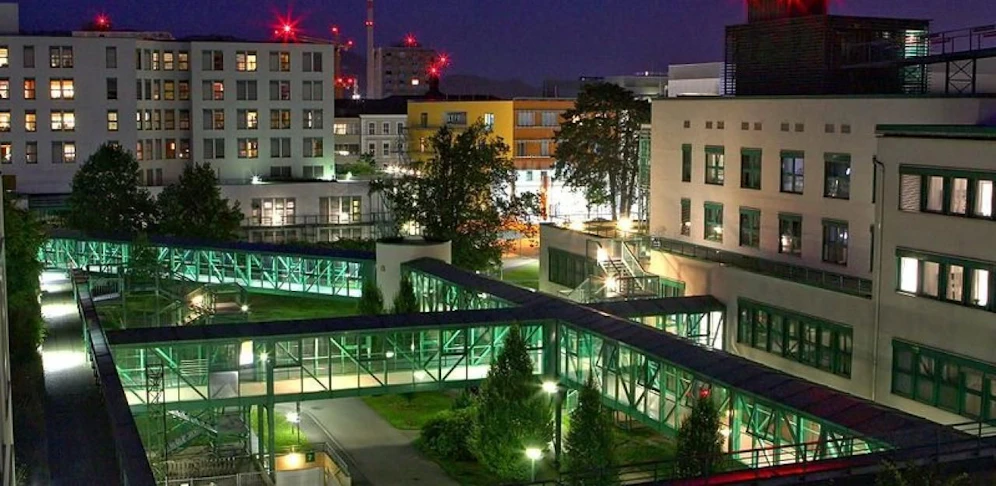 Der Säugling war im vergangenen Herbst in einem Linzer Spital verstorben. Ein Gutachten ergab nun, dass die Hirnschäden Folge von Schütteln war. (Symbolbild)