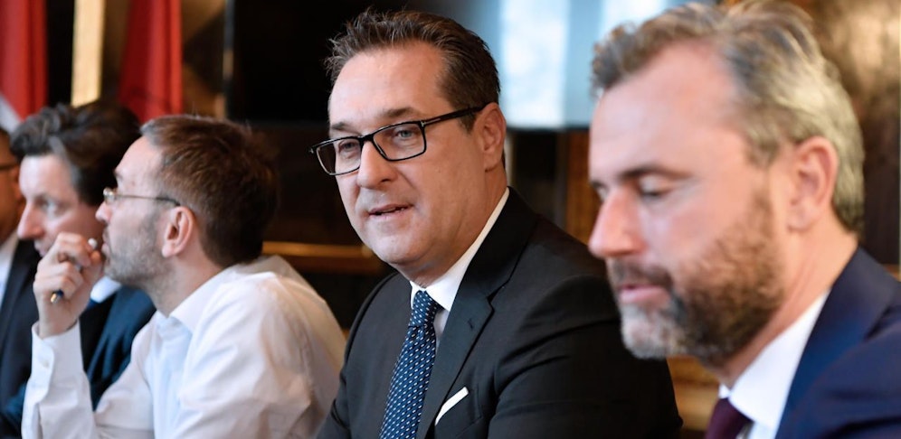 (v.l.n.r.) Das FPÖ-Verhandlungsteam mit Norbert Nemeth, Generalsekretär Herbert Kickl, Bundesparteiobmann Heinz-Christian Strache und Norbert Hofer am Mittwoch, 06. Dezember 2017, im Rahmen einer Verhandlungsrunde der Steuerungsgruppe in den Koalitionsverhandlungen zwischen ÖVP und FPÖ in Wien.