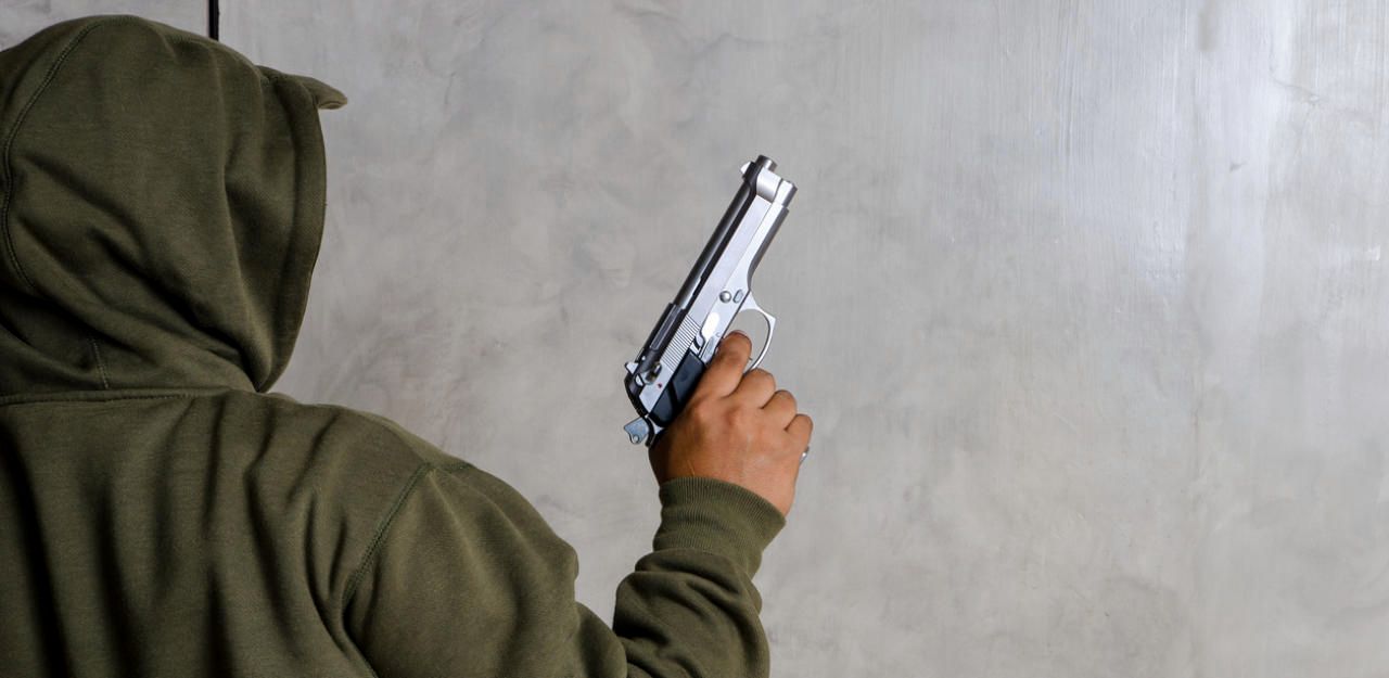 Heute.at - 18-Jährigen verprügelt und mit Revolver bedroht