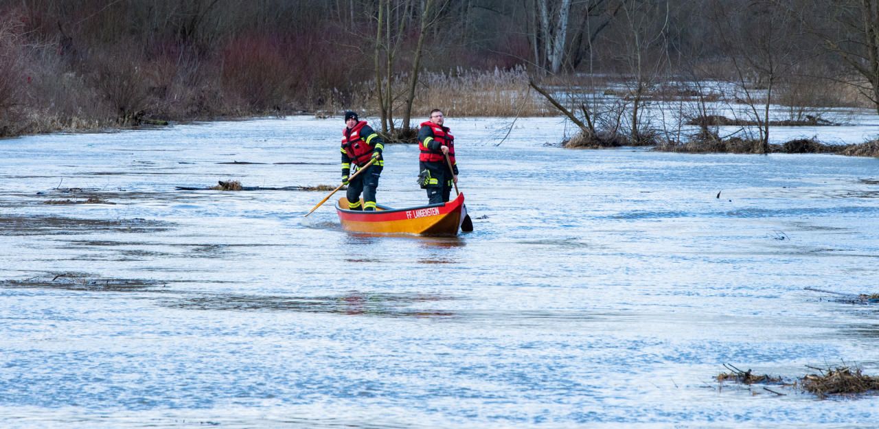 Heute.at - Baggerfahrer stürzt in Gusen und ertrinkt hilflos