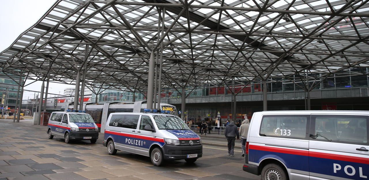 Polizeieinsatz am Wiener Praterstern. 