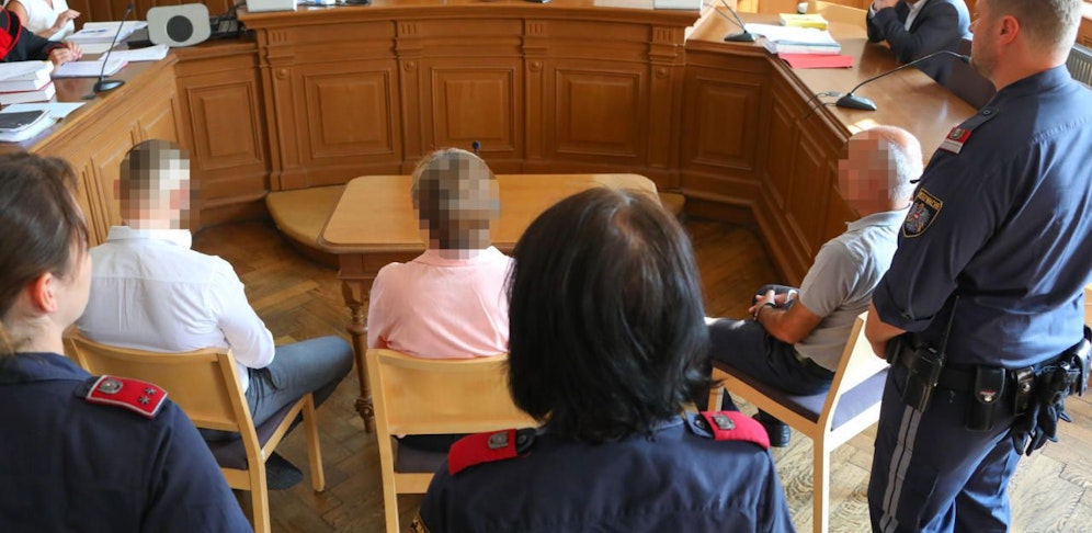 Der Haupttäter und seine Eltern stehen nun in Wels vor Gericht.
