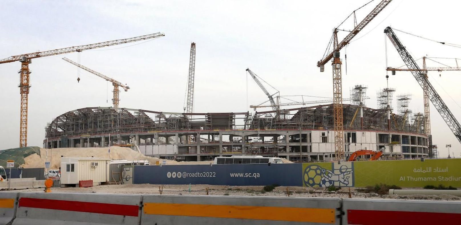 Eine der Baustellen für die Fußball-WM 2022 in Katar.