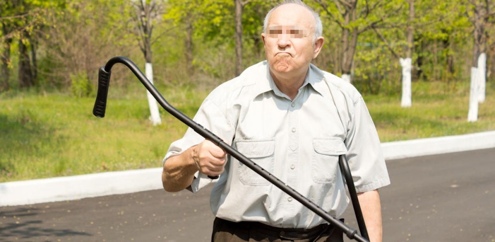 Der 78-Jährige zuckte komplett aus und ging auf die Kinder los
