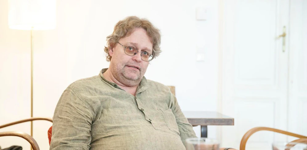 Der klubobmann der Liste Pilz, Peter Kolba, kritisiert die hohen Kosten von Cannabis-Medikamenten.