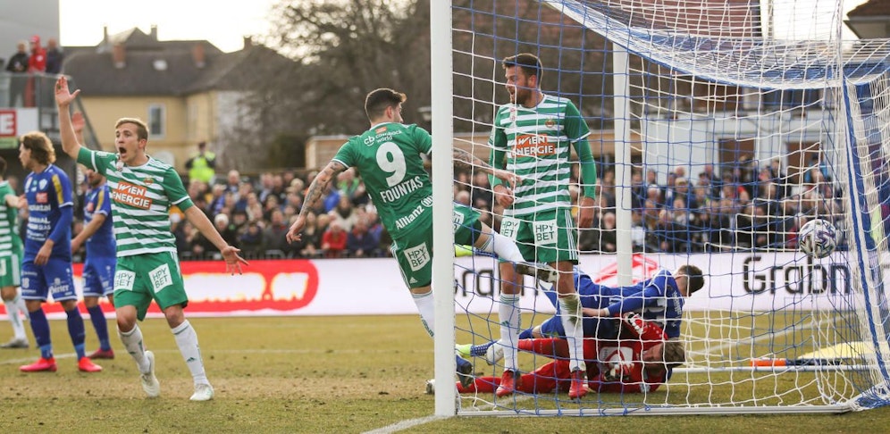 Minute 93 in Hartberg: Rapid versenkt den Ball im Tor zum 2:2-Ausgleich. Bereits zum vierten Mal in der laufenden Saison trafen die Wiener noch in der Nachspielzeit. 