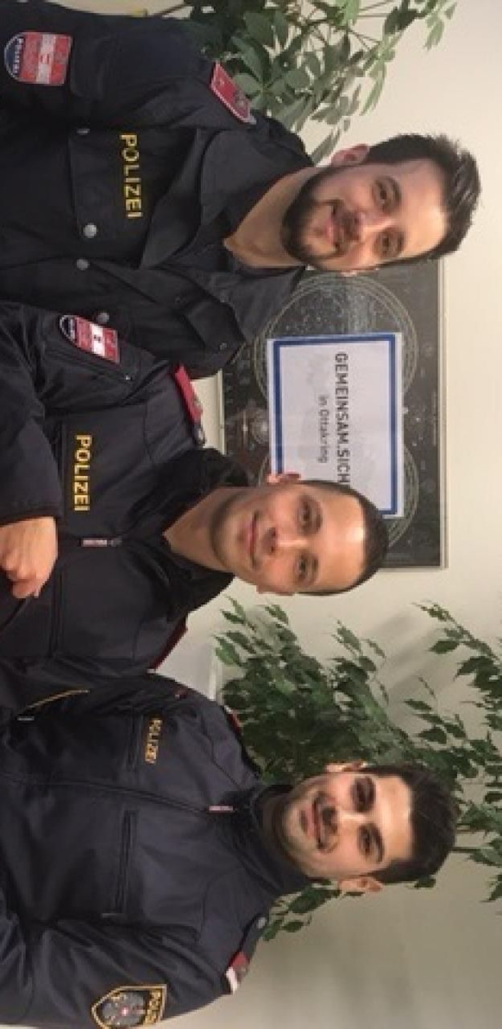 Die Polizisten, die den 72-Jährigen reanimierten.