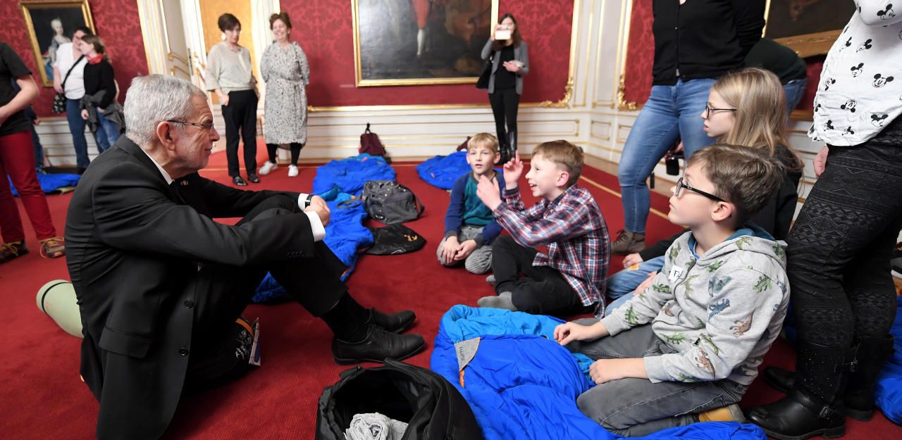 Heute.at - Van der Bellen lud in der Hofburg zur Pyjamaparty