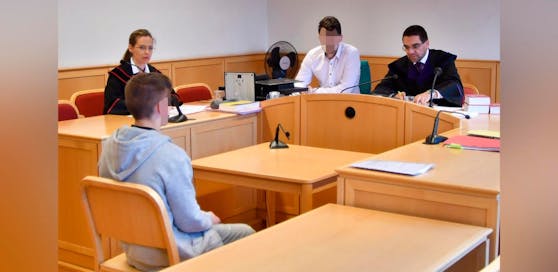 Der Beschuldigte soll gedroht haben, Dschihadisten zu schicken, die die Schule sprengen.
