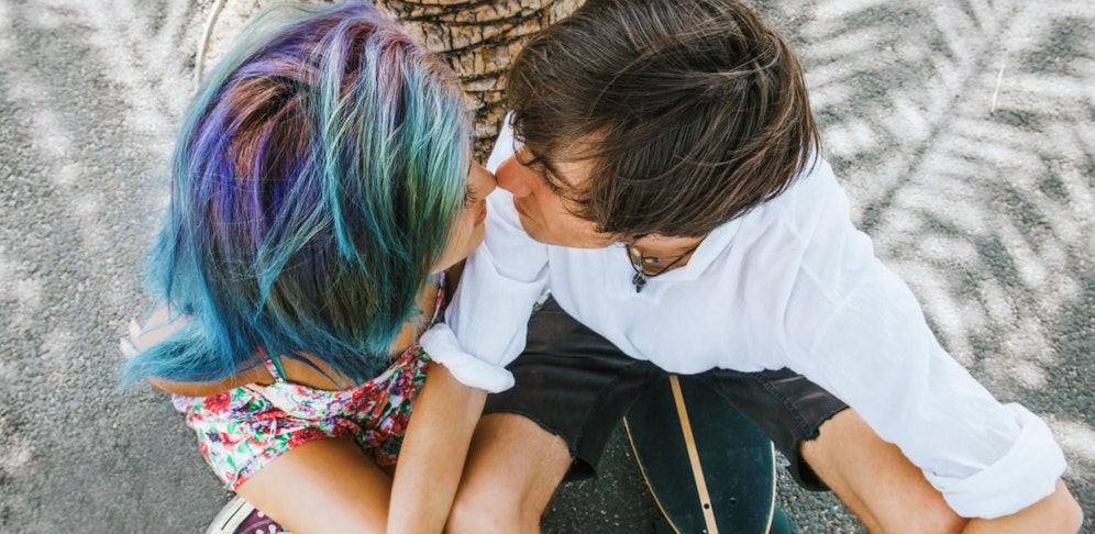 In einer Schweizer Schule ist das Knutschen strikt verboten  wer trotzdem fummelt, muss nachsitzen. Symbolfoto