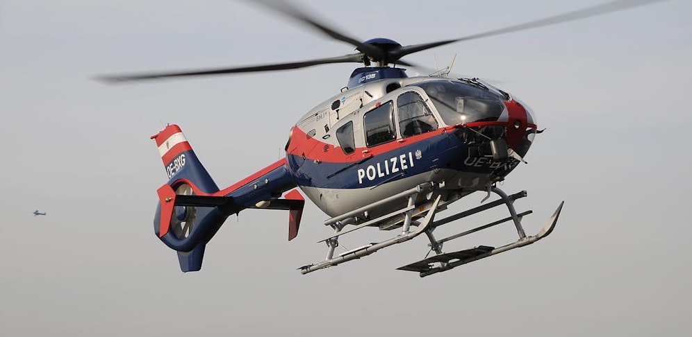 Auch ein Polizei-Heli war im Einsatz.