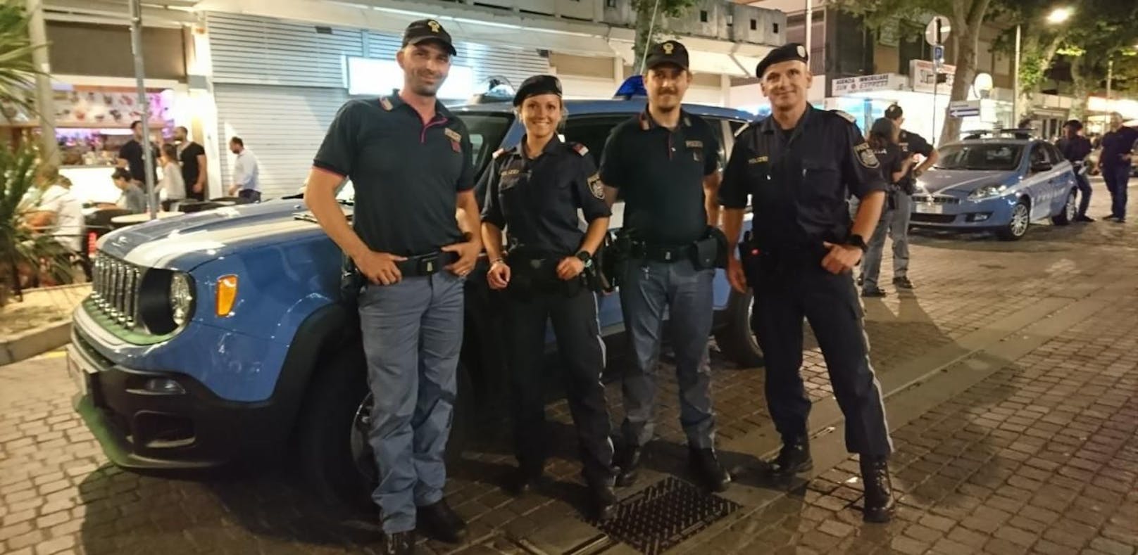 Sorgen in Lignano für Ruhe: Polizisten aus Österreich.