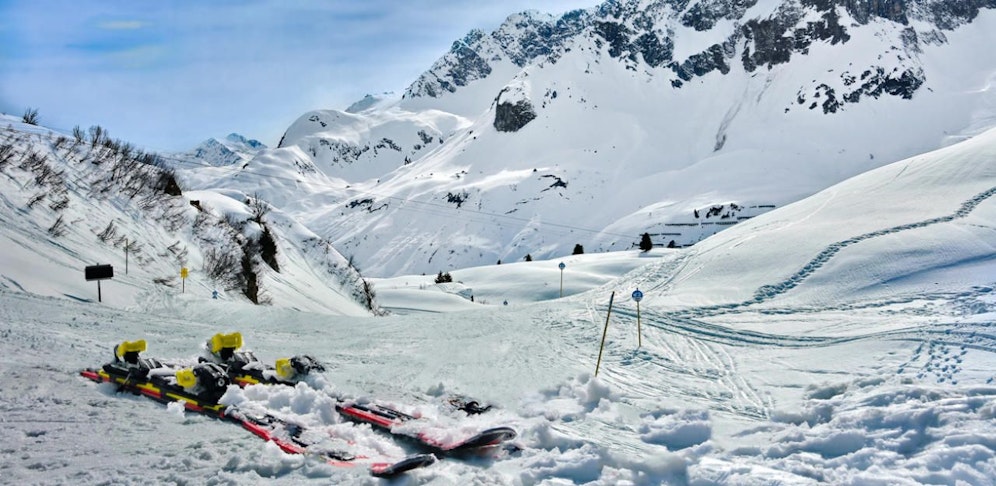 Die Tat wurde laut Anklage bei einem Skiurlaub in Lech verübt.