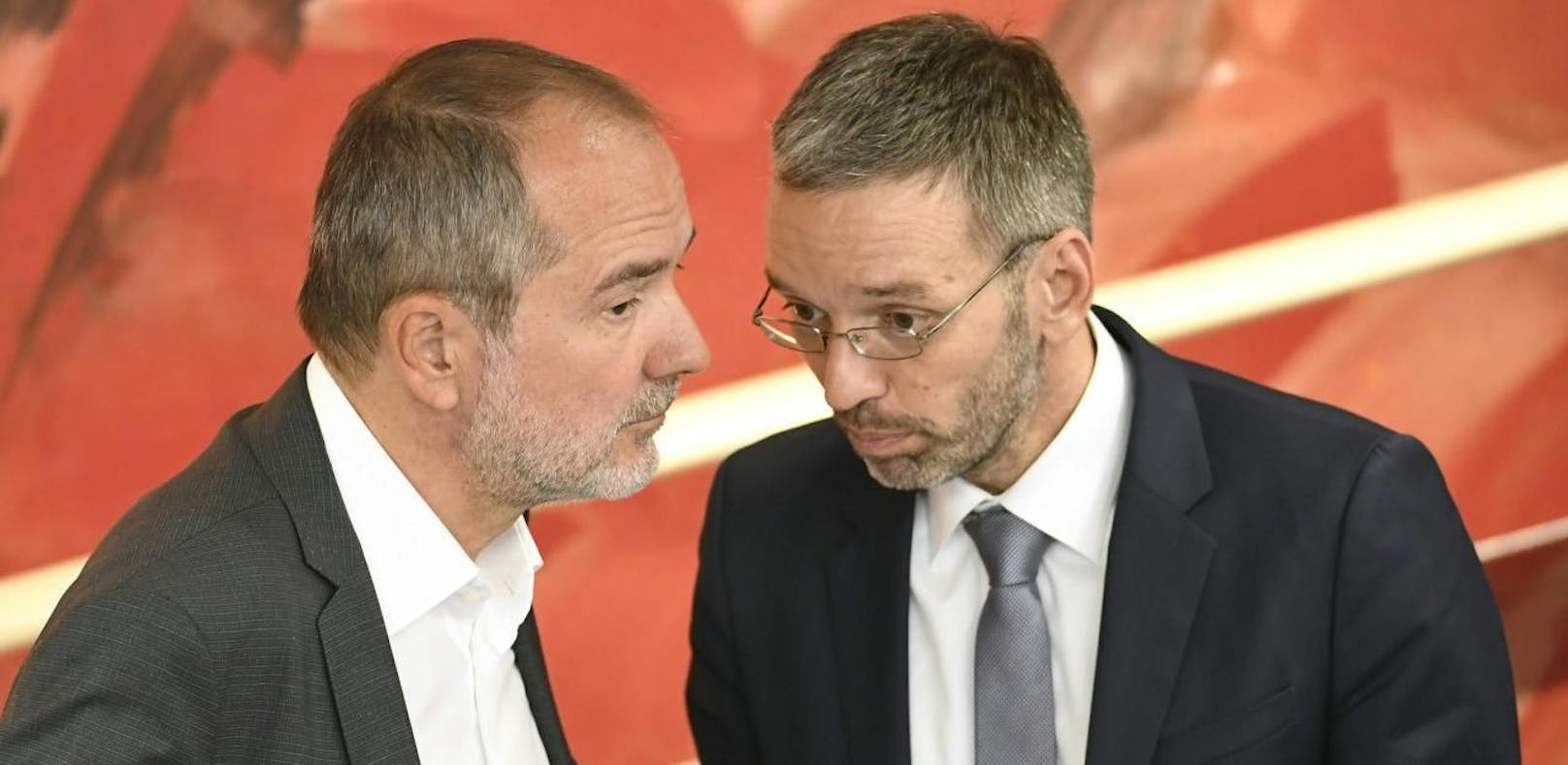 SPÖ-Bundesgeschäftsführer Thomas Drozda und Herbert Kickl (FPÖ) während der Nationalratssitzung am Montag, dem 27. Mai.