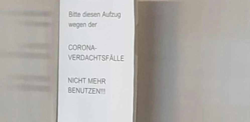 Warnschild im Spital St. Pölten
