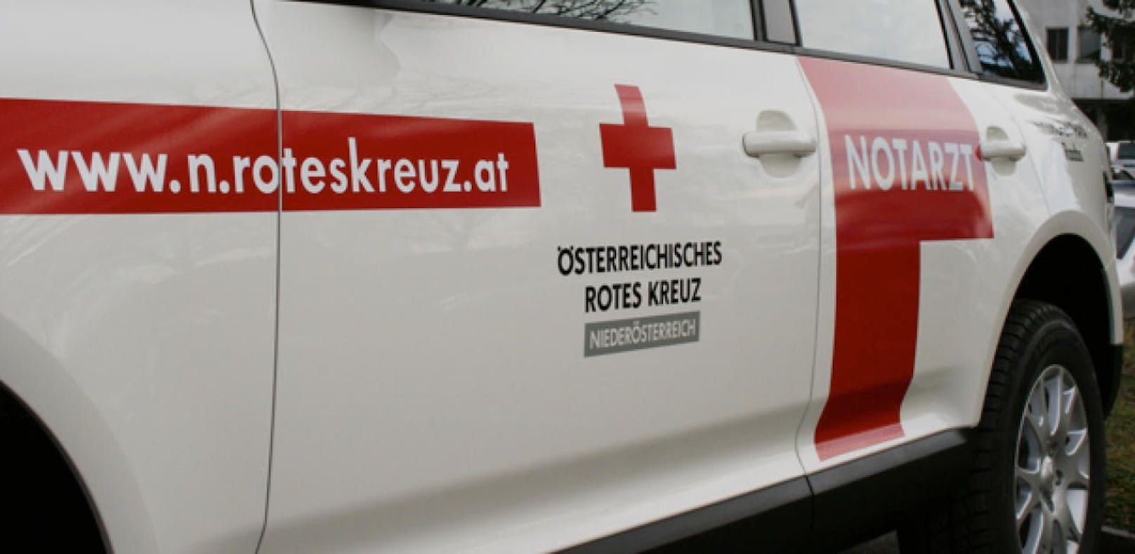 Floriani von Blitz getroffen: Schwer verletzt ins Klinikum Scheibbs transportiert. 