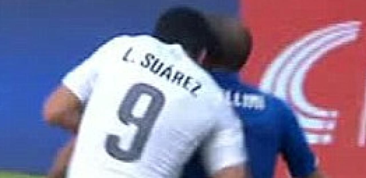 Heute.at - Wegen Suarez? FIFA führt Strafe für Beiß-Attacke ein