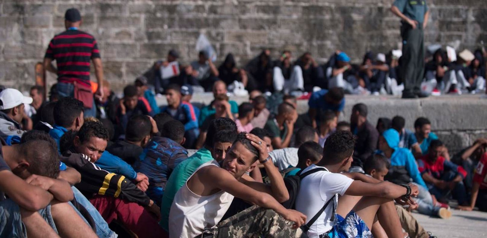 Küstenwache rettet 600 Flüchtlinge vor Gibraltar
