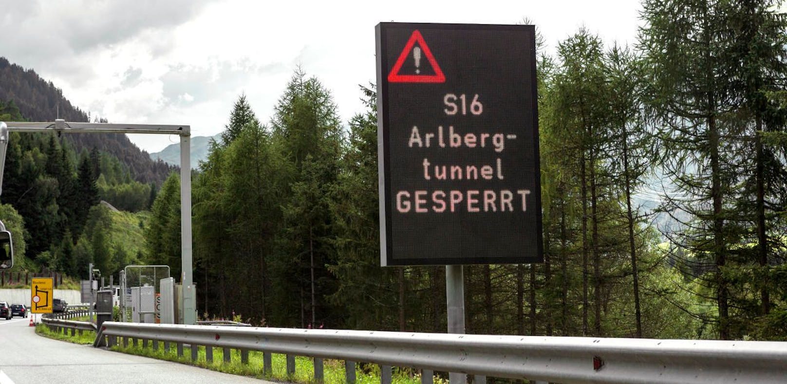 Ein Stromausfall sorgte auf der S 16 der Arlberg Schnellstraße für Verkehrschaos. Auch der Arlberg Tunnel war gesperrt.