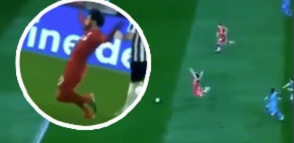 Mo Salah. Der direkte Schwalben-Vergleich. Die Haltung links (real) und rechts (FIFA 20 Demo) ist täuschend echt.