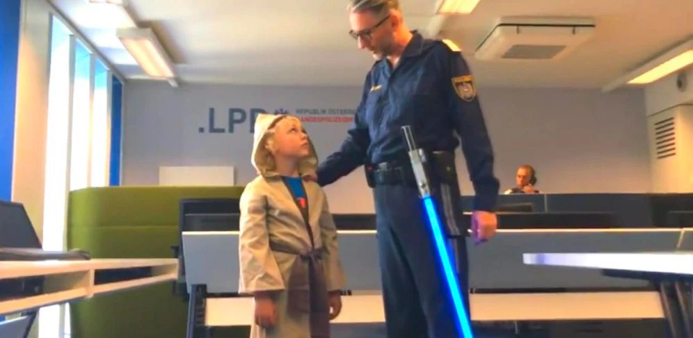 Die oö. Polizei stellte ein Star-Wars-Video auf Facebook. 