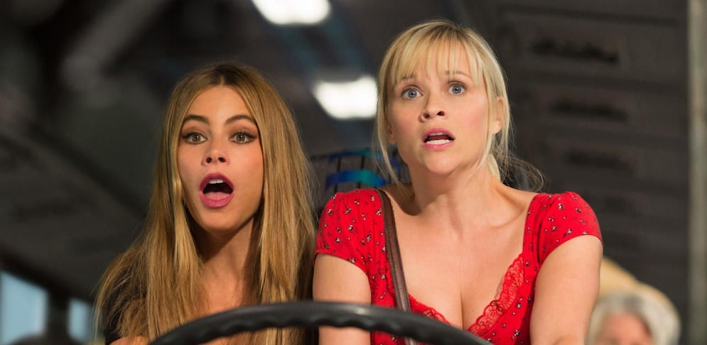 Sofia Vergara (li.) und Reese Witherspoon in "Miss Bodyguard"