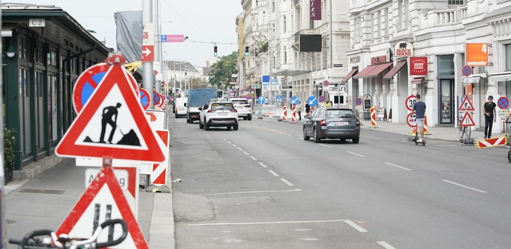 Bis 13. Dezember ist auf der Linken Wienzeile nur eine Fahrbahn offen.