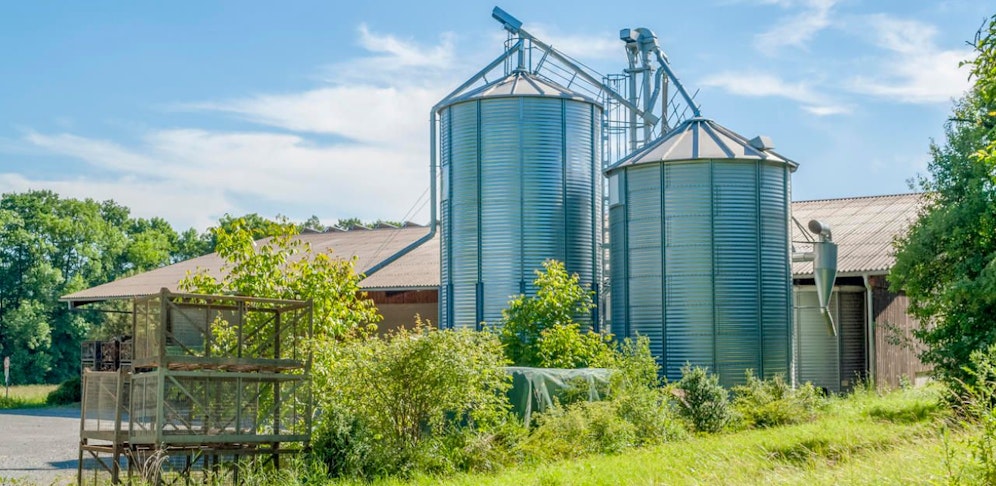 Symbolfoto zweier Silos.