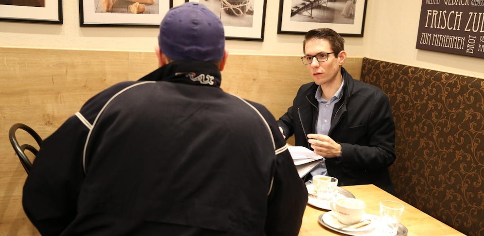 Alex K. leistete gemeinsam mit Mohamed E. den Grundwehrdienst ab. Mit "Heute"-Reporter Clemens Oistric (r.) sprach er über den Toten.