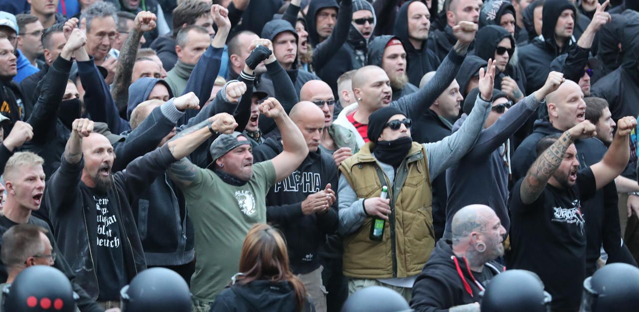 Heute.at - Rechte veröffentlichen Haftbefehl im Netz