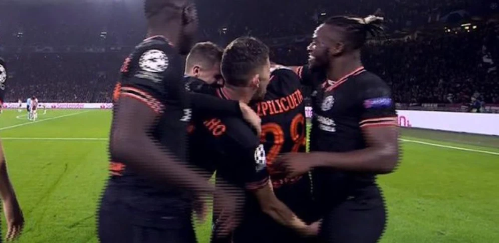 Michy Batshuayi und sein Grapsch-Jubel. 