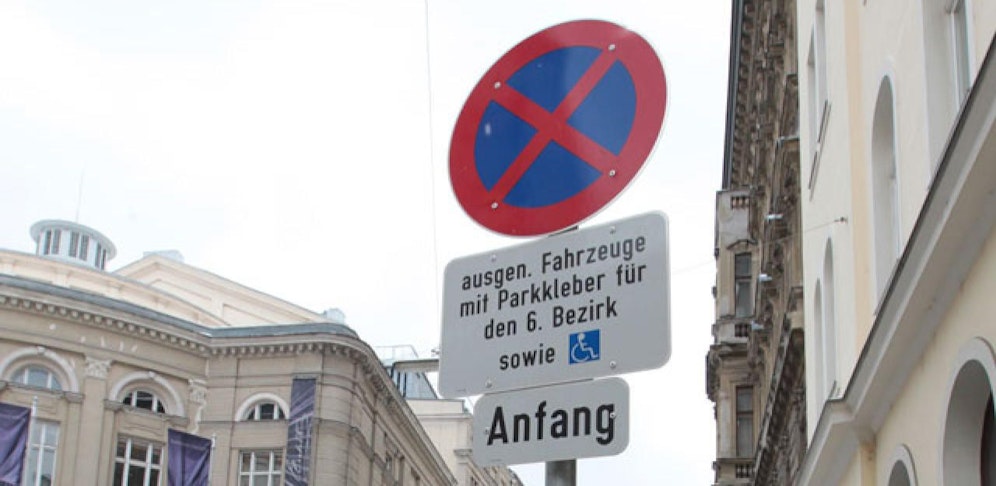 Anrainerparkplätze sollen tagsüber geöffnet werden. Viele Bezirke lehnen das ab (Symbolbild).