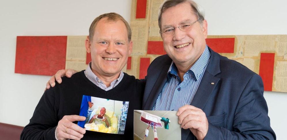 Dank Thomas Posch (l.) konnte Werner Kristufek seinen "2. Geburtstag" feiern.