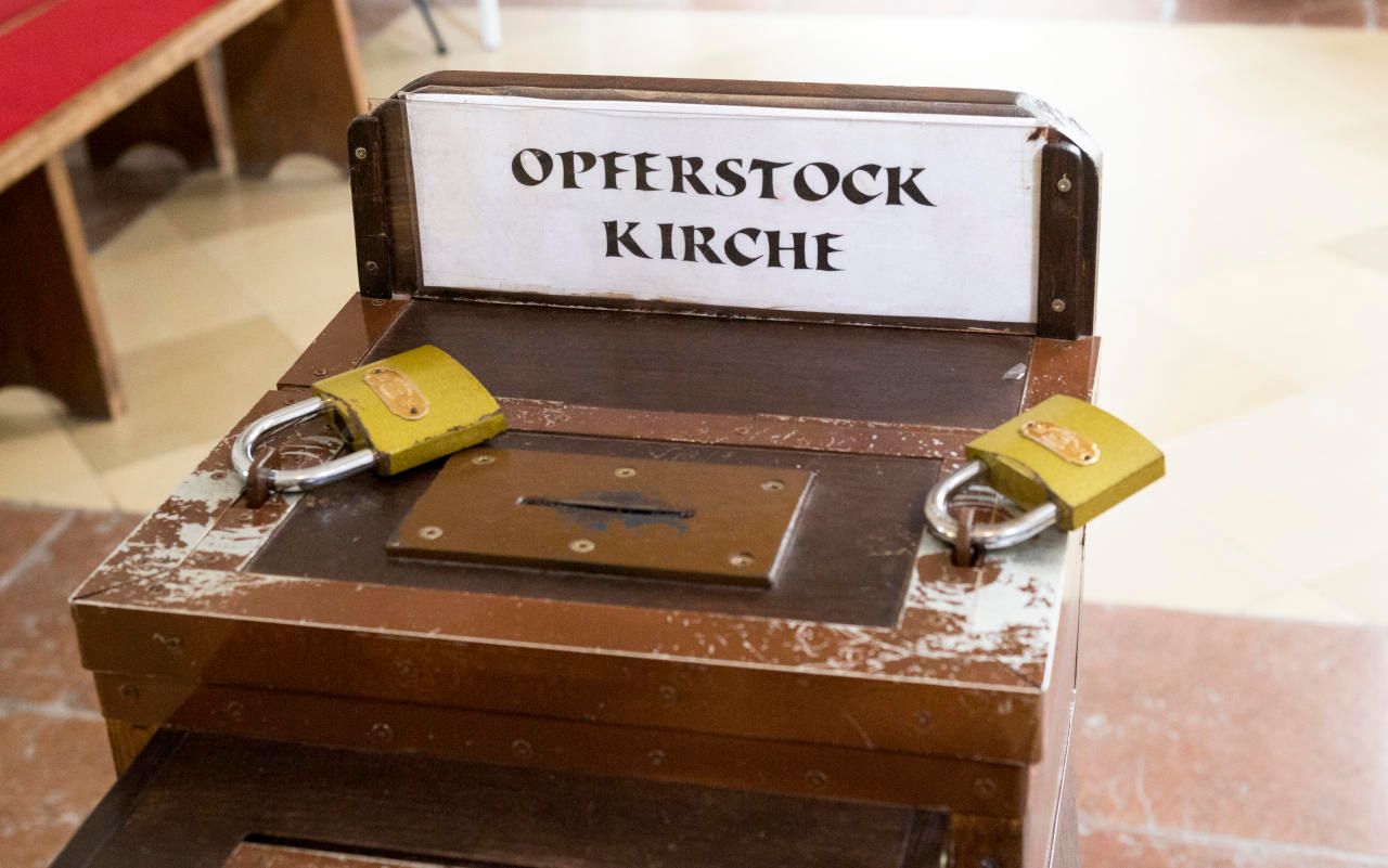 Das Duo soll 45 Kirchen bestohlen haben.