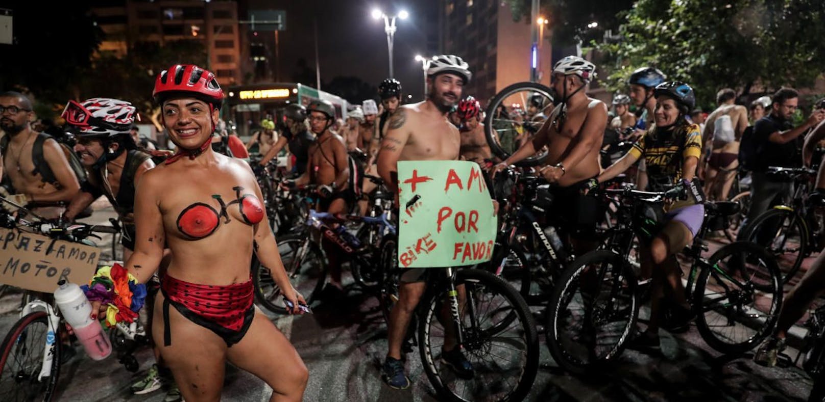 POtest: Nackte radeln durch Brasilien
