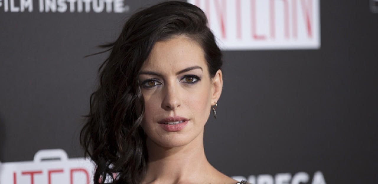 Heute.at - Hathaway will 18 Jahre auf Alkohol verzichten