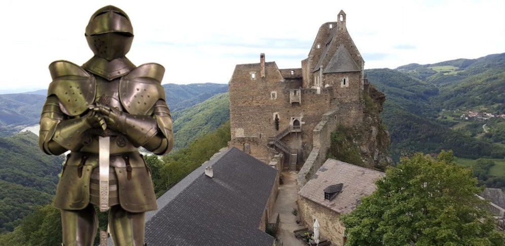 Jobben auf der Burgruine Aggstein, hoch über der Wachau.