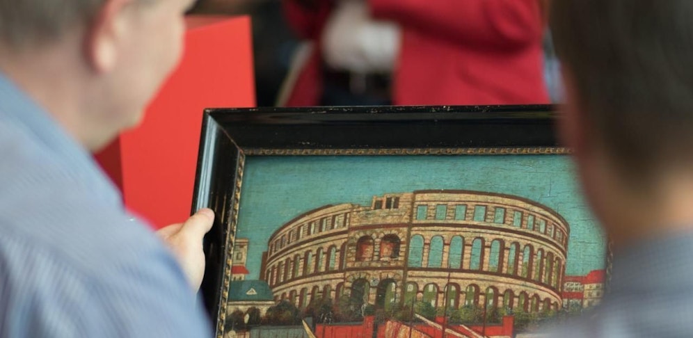 Ramsch oder Schatz? Die Profis vom Dorotheum schauen genau nach.