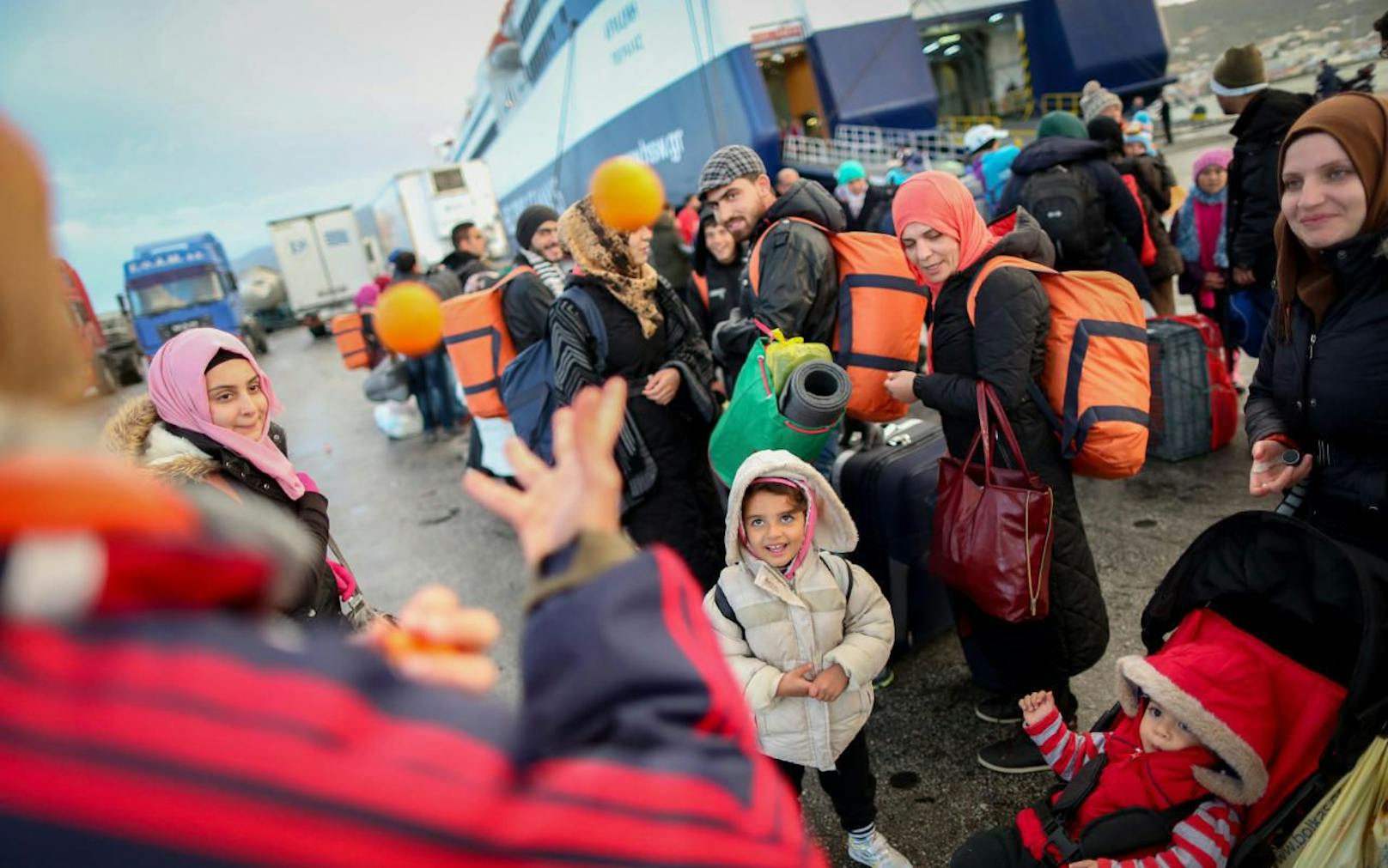 Flüchtlinge bei der Ankunft auf Lesbos (Symbolbild)