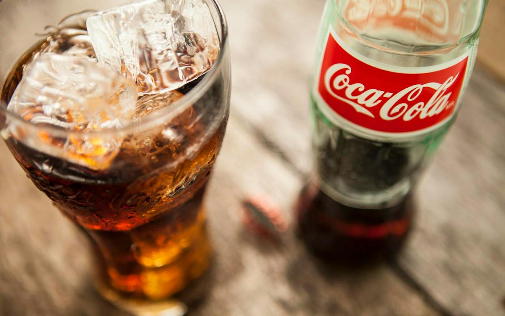 Coca-Cola hat in Ungarn eine Kampagne gestartet, die gerade für Aufregung sorgt. 