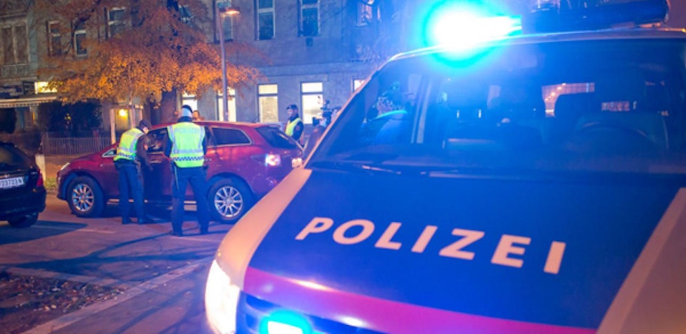 Die Polizei musste die alkoholisierte Frau auf die Dienststelle mitnehmen