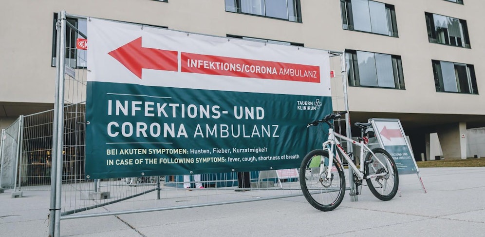 Außenaufnahme des Tauernklinikum Zell am See (Pinzgau) am Donnerstag, 19. März 2020. Im Tauernklinikum Zell am See (Pinzgau) ist die Intensivstation vorübergehend nicht in Betrieb. 