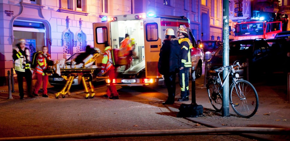 Der Notarzt versorgte den Schwerverletzten.